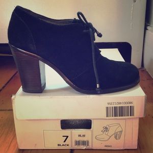 Banana republic suede lace up heels